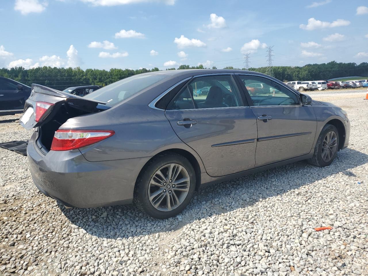 2017 Toyota Camry Le - Image 3