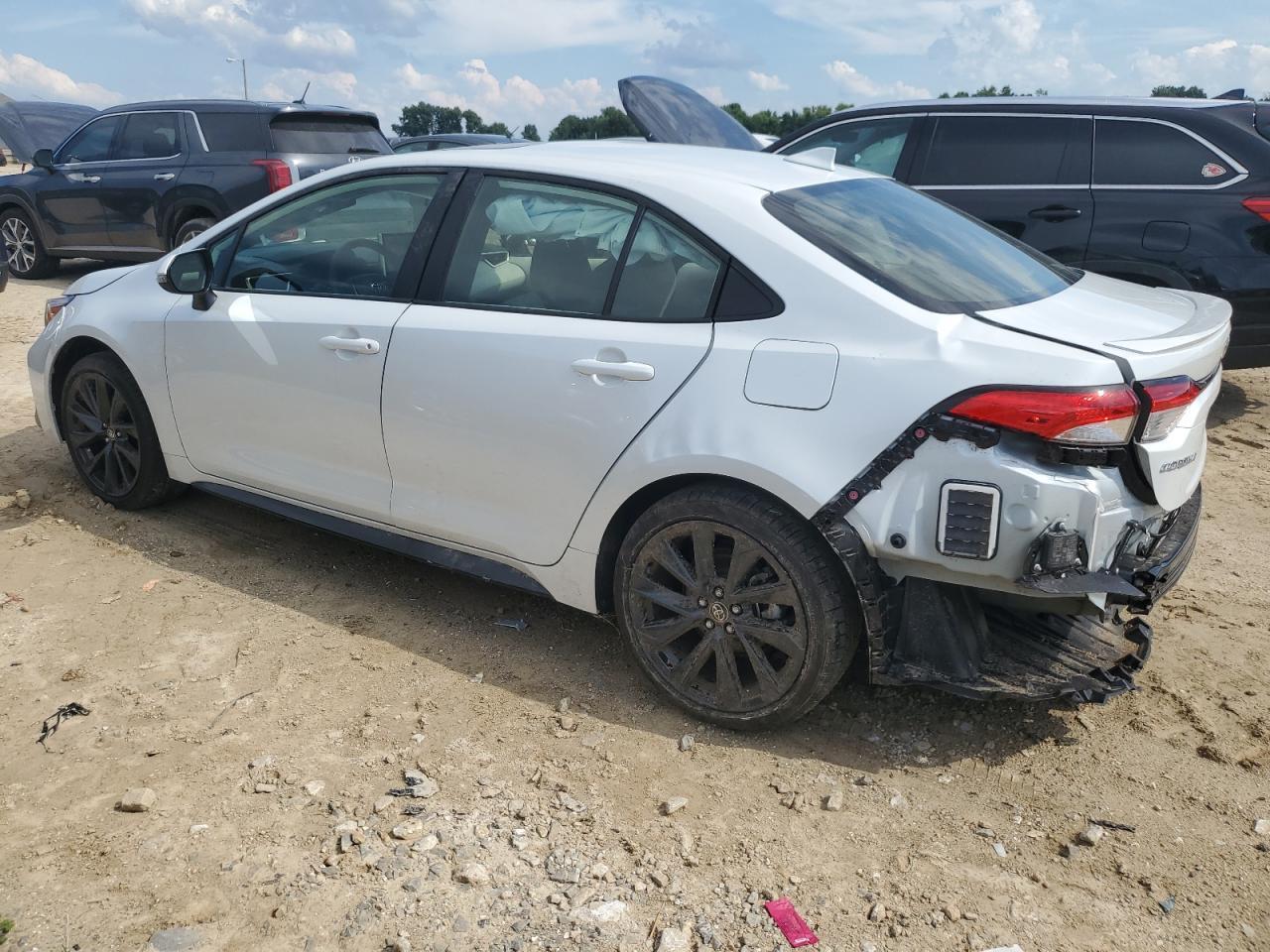 2025 Toyota Corolla Le - Фото 2