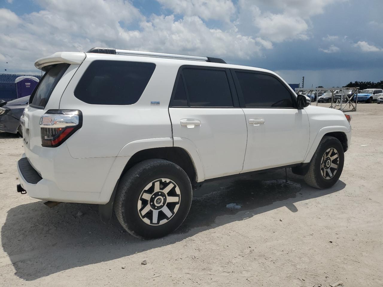 2023 Toyota 4Runner Sr5 - Фото 3