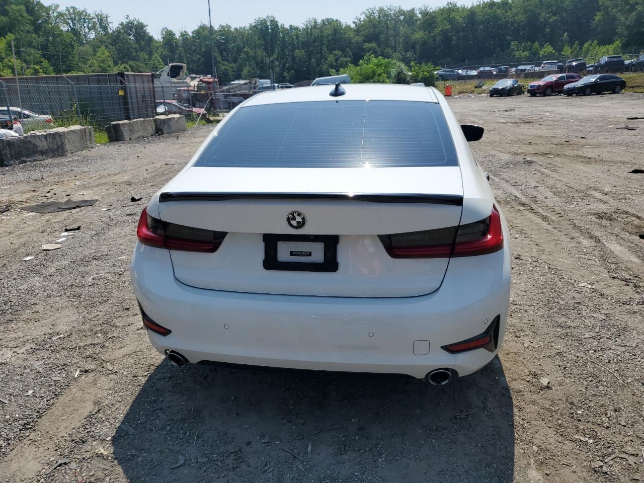 2021 BMW 330I - Фото 6