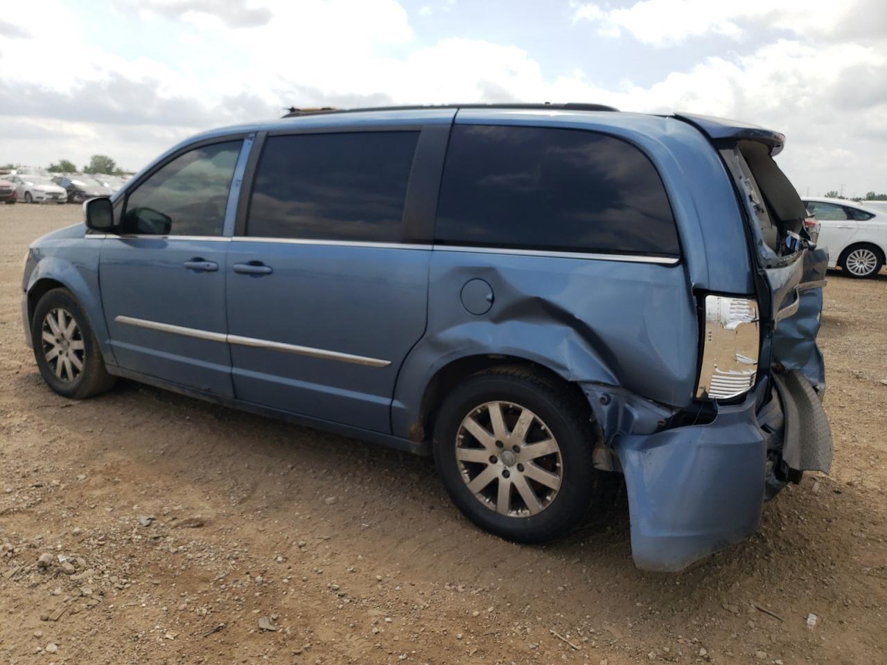 2012 Chrysler Town & Country Touring L - Image 2