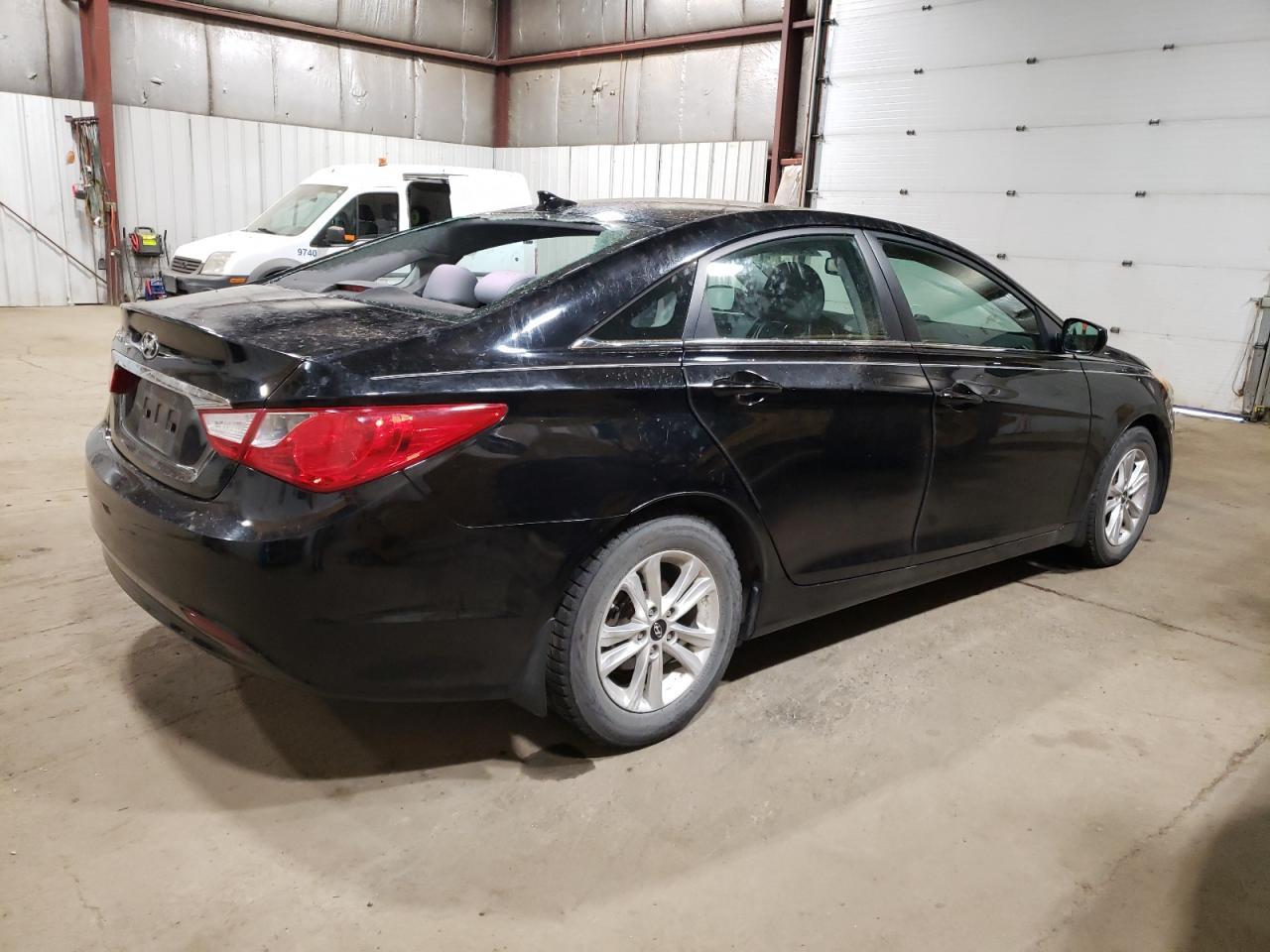 2013 Hyundai Sonata Gls - Image 3