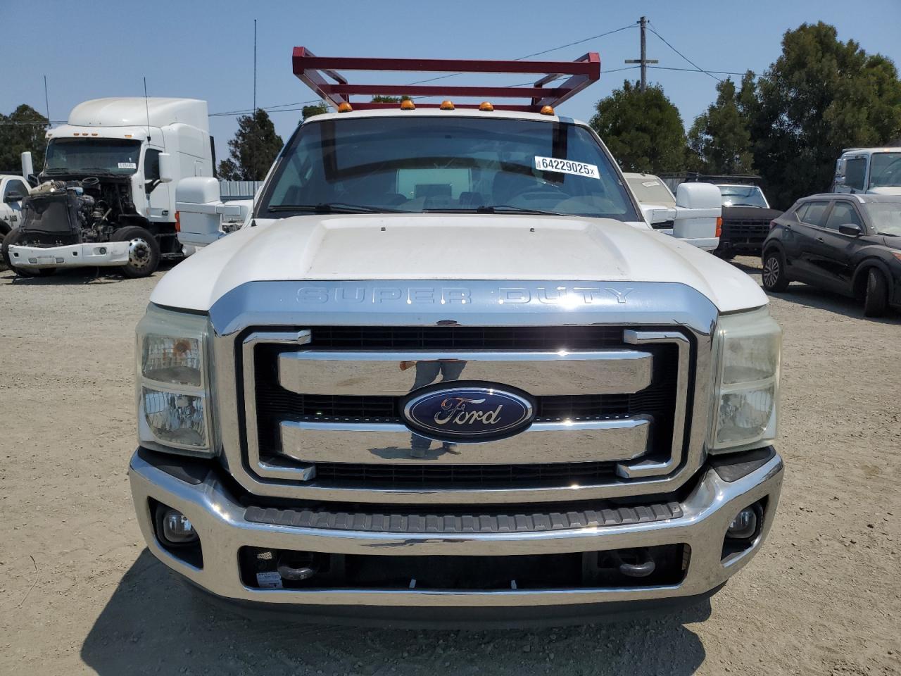 2011 Ford F350 Super Duty - Фото 5