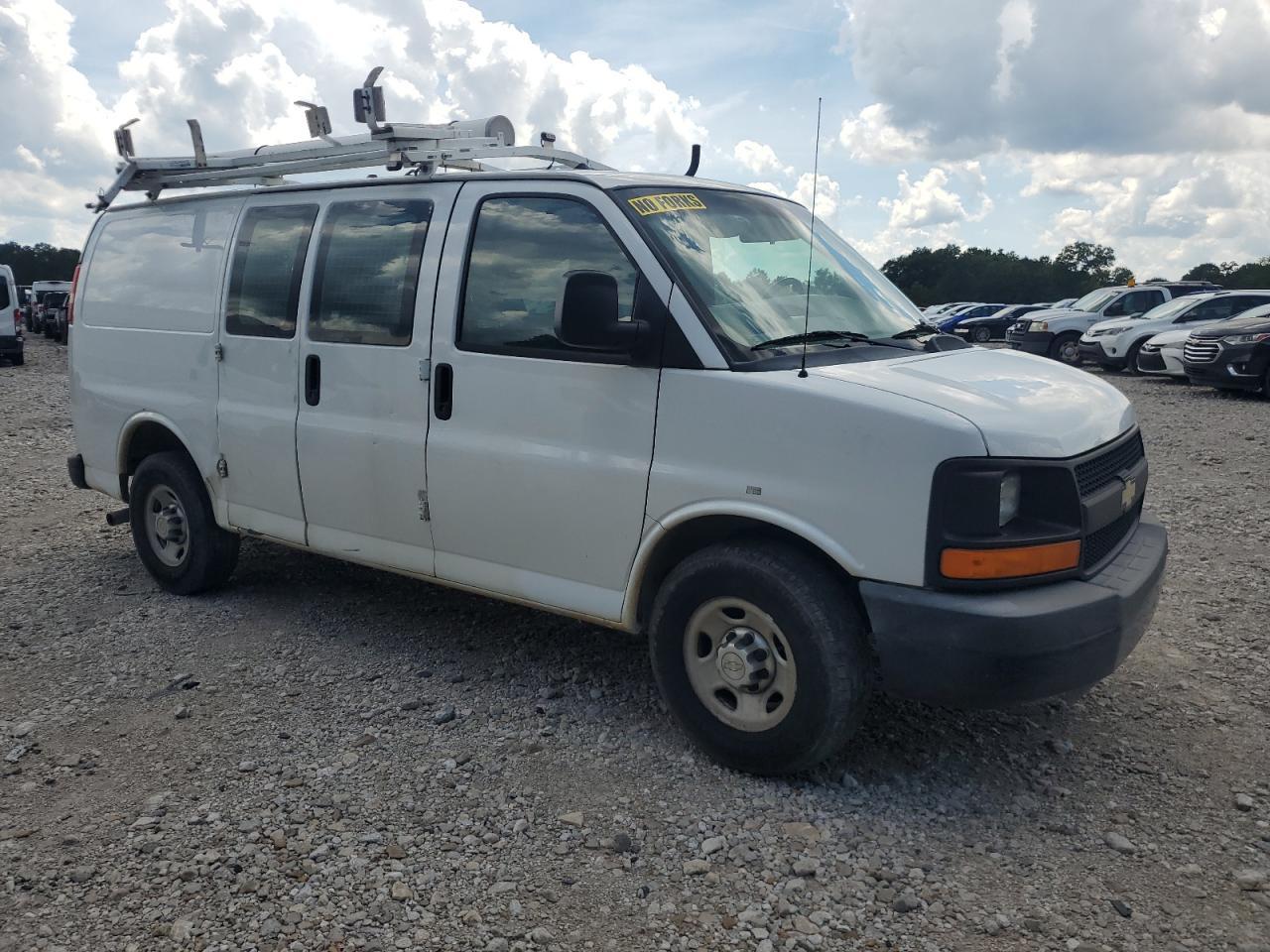 2013 Chevrolet Express G2500 - Image 4