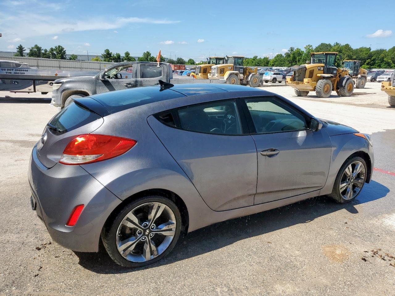 2016 Hyundai Veloster - Фото 3