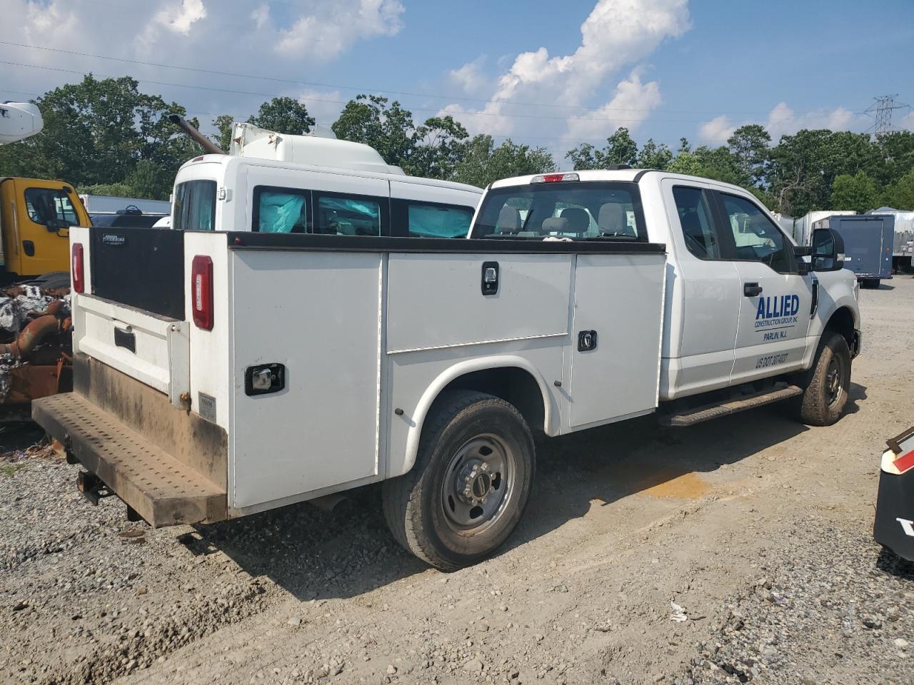 2021 Ford F350 Super Duty - Фото 3