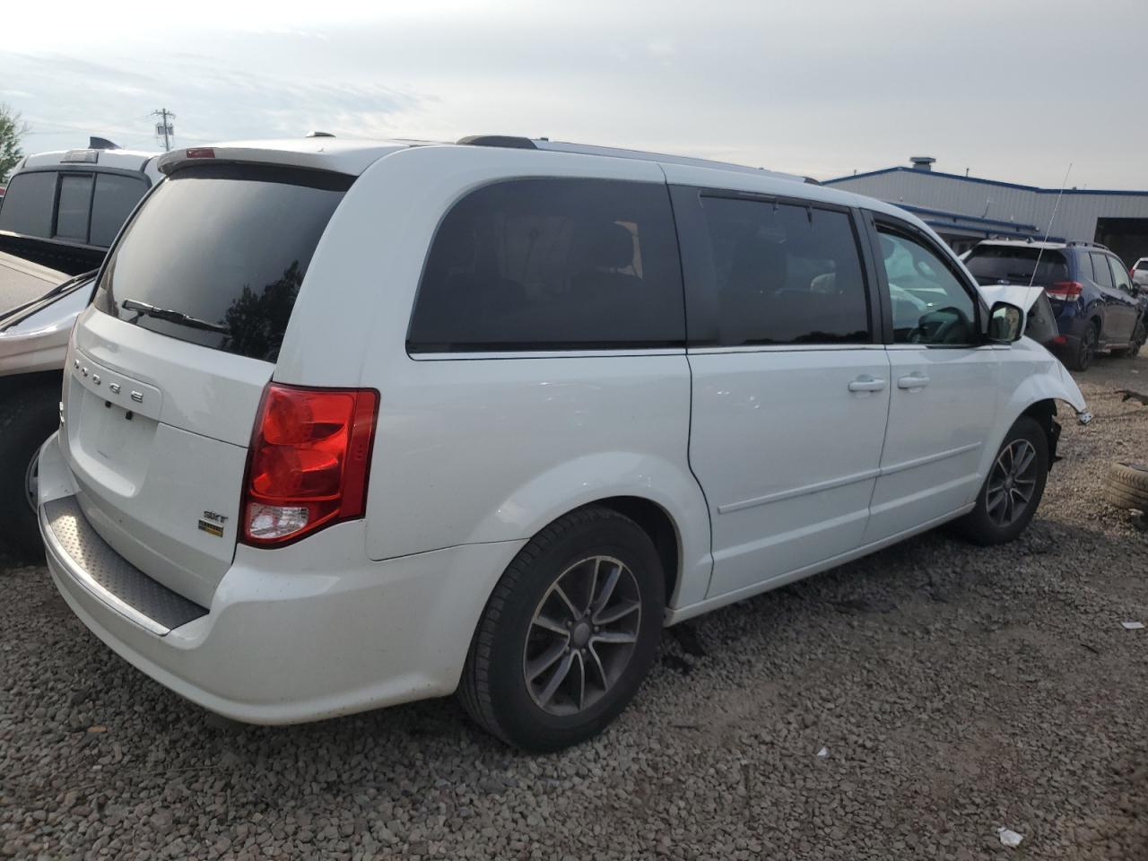2017 Dodge Grand Caravan Sxt - Image 3