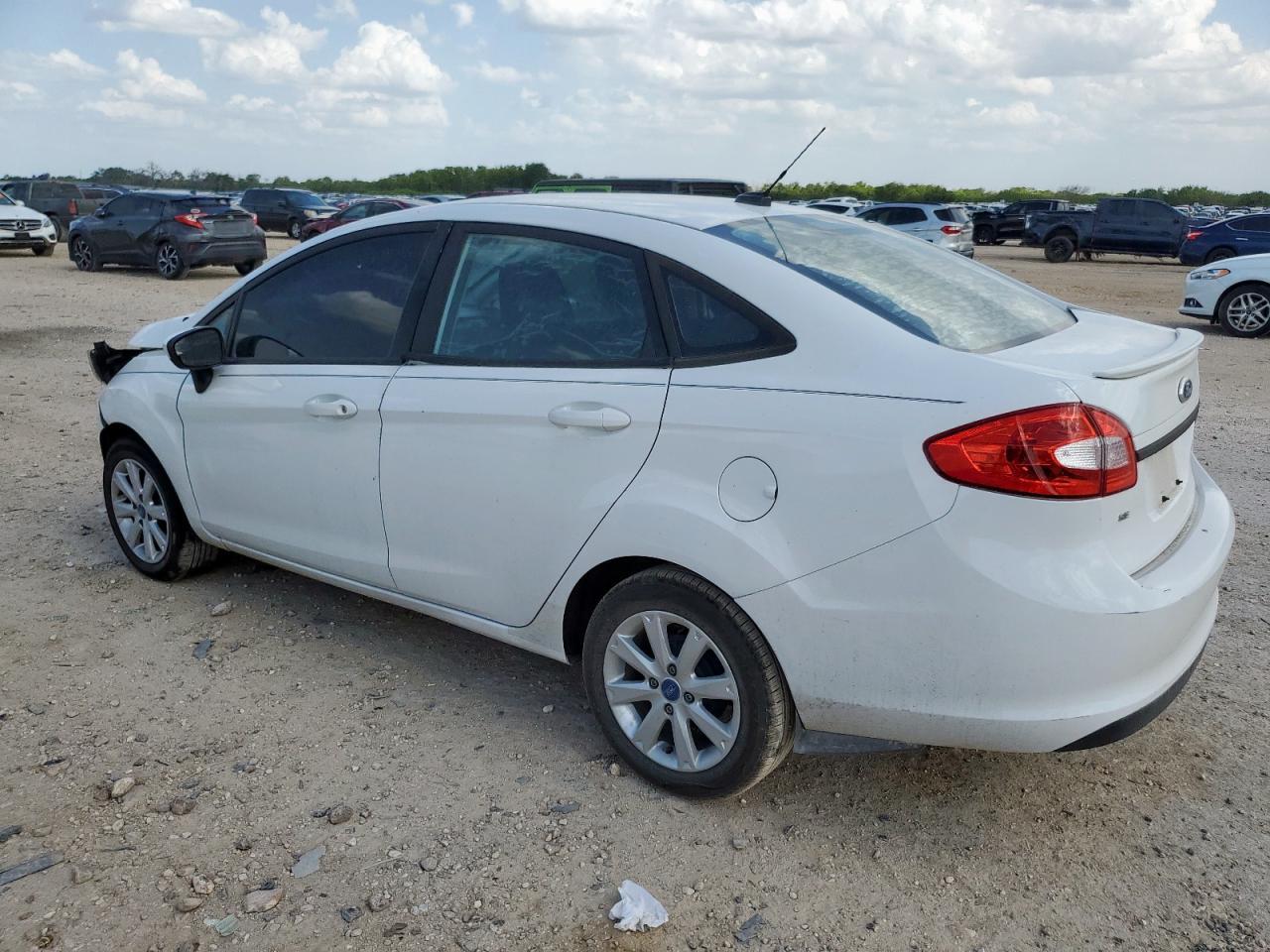 2012 Ford Fiesta Se - Фото 2