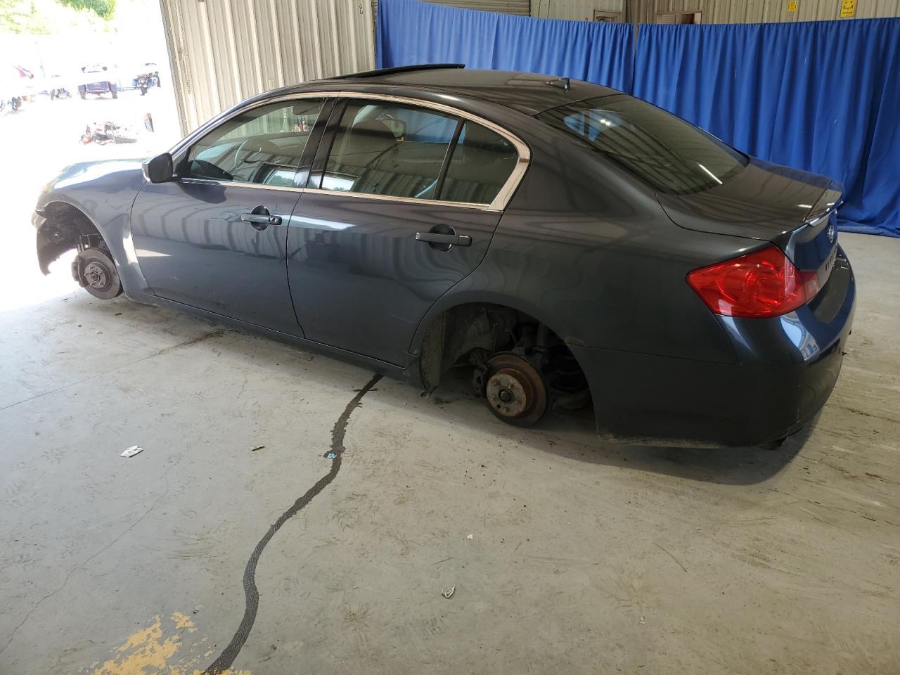 2010 Infiniti G37 - Фото 2