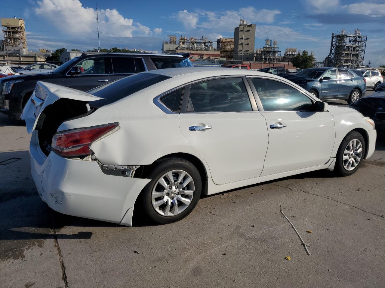 2015 Nissan Altima - Фото 3
