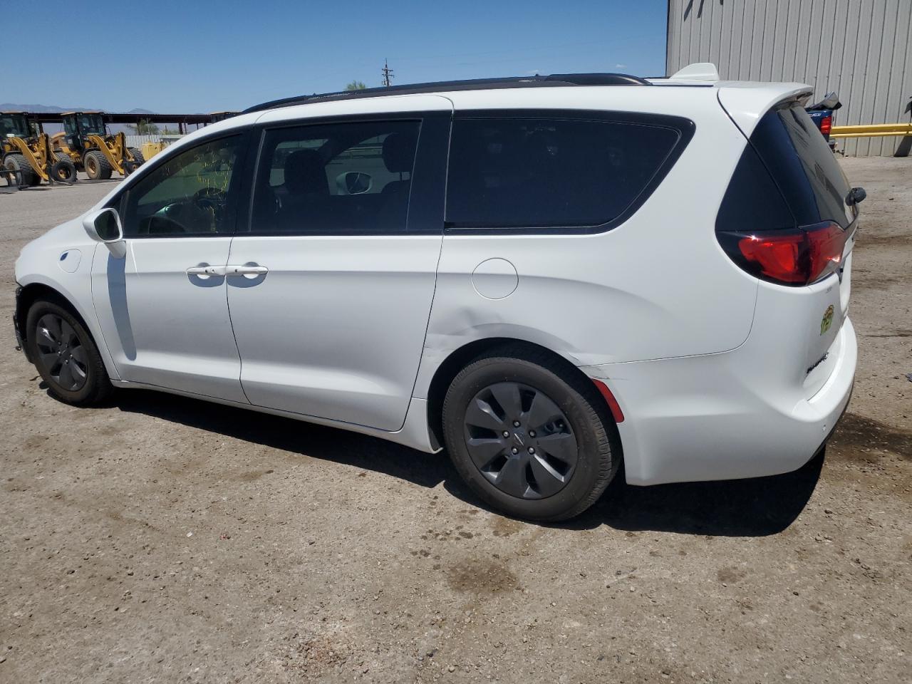 2020 Chrysler Pacifica Hybrid Touring L - Image 2