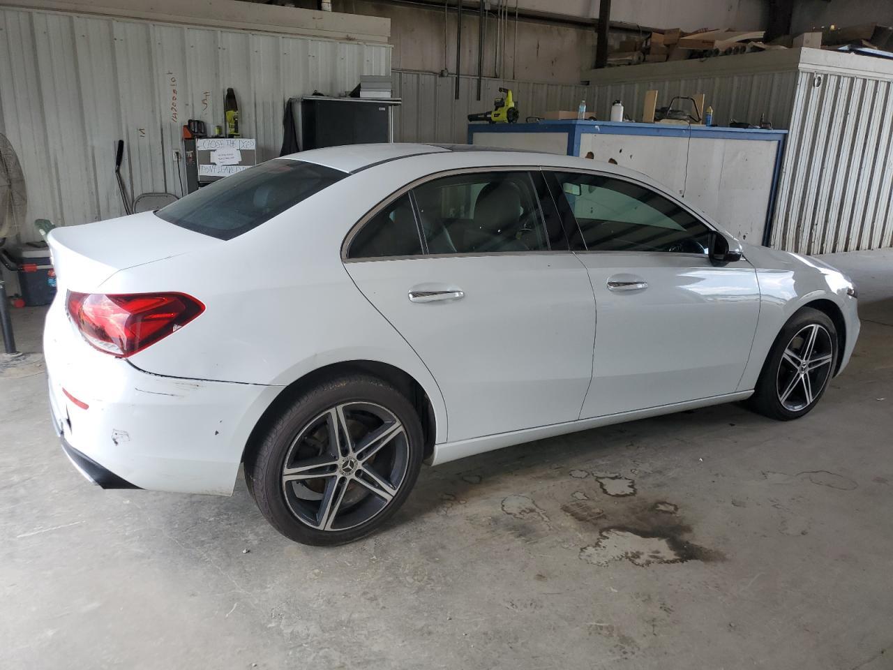 2019 Mercedes-Benz A 220 - Фото 3