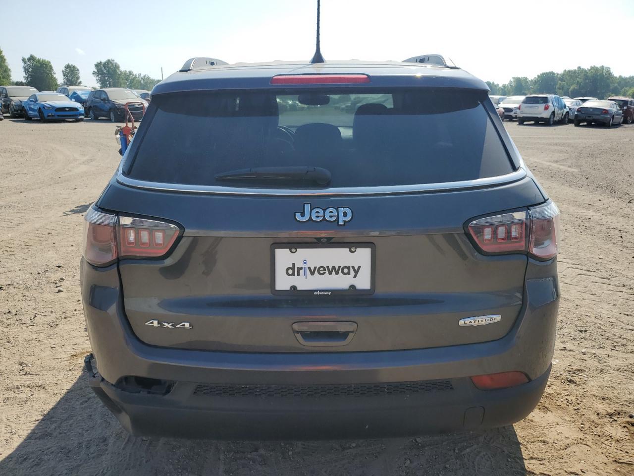 2018 Jeep Compass Latitude - Image 6