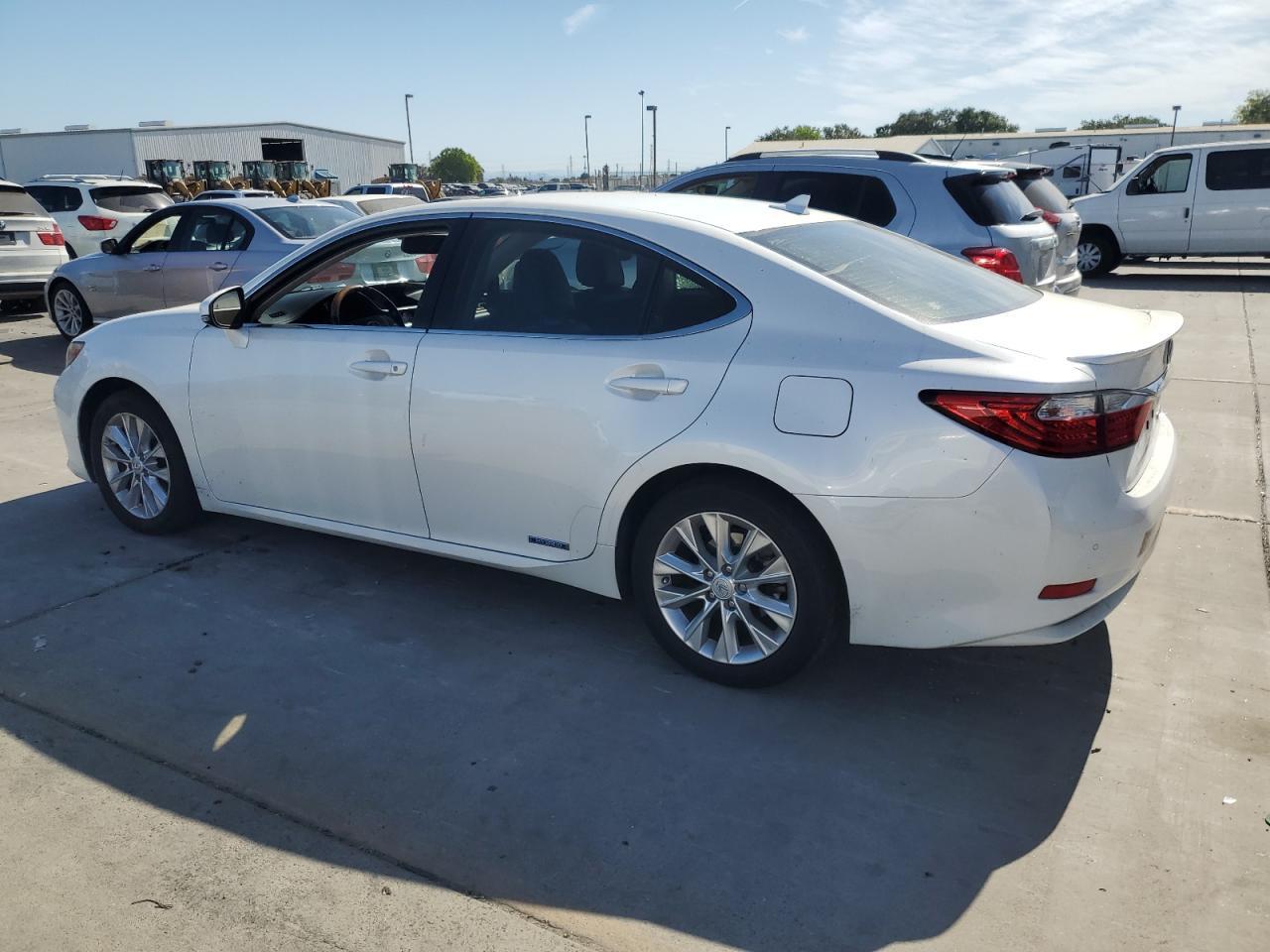 2013 Lexus Es 300H - Фото 2