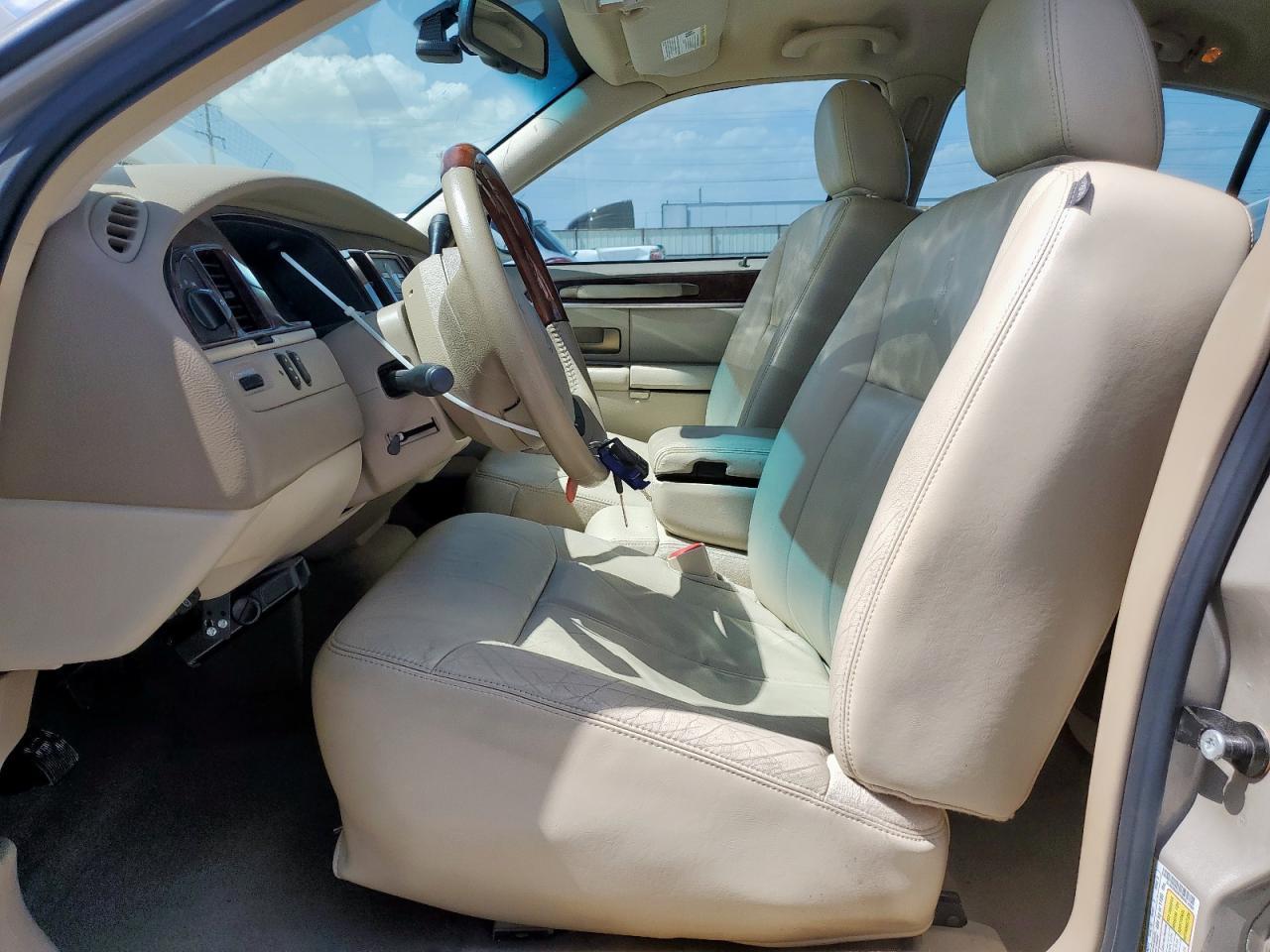 2009 Lincoln Town Car Signature Limited - Фото 7