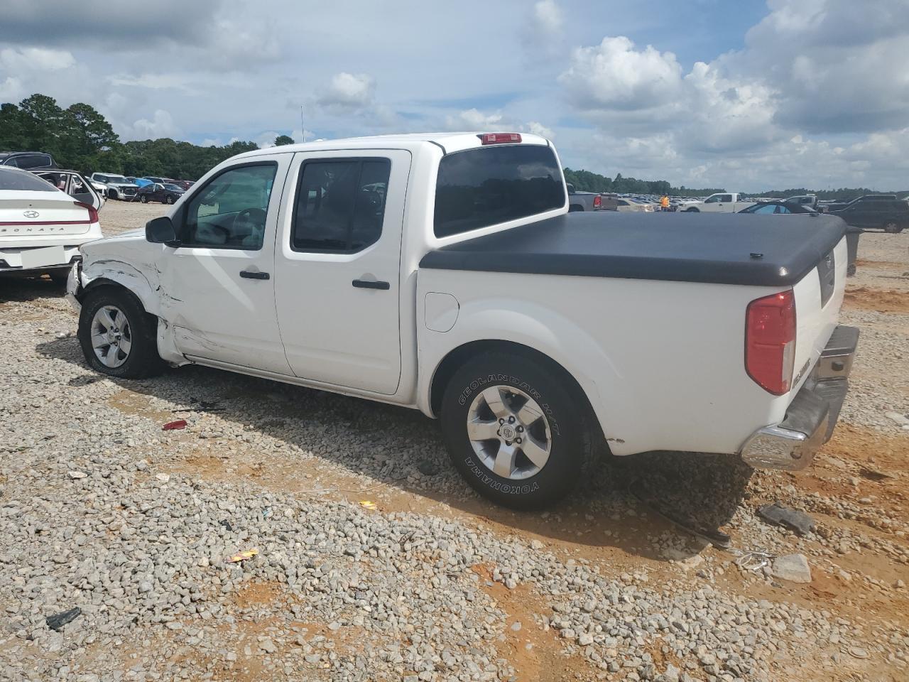 2011 Nissan Frontier S - Image 2