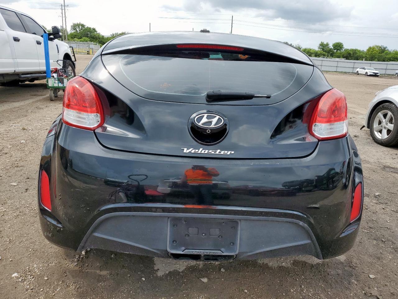 2016 Hyundai Veloster - Фото 6