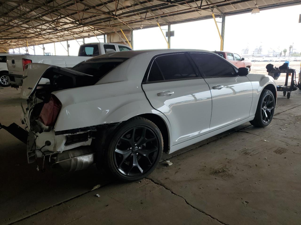 2023 Chrysler 300 Touring - Фото 3