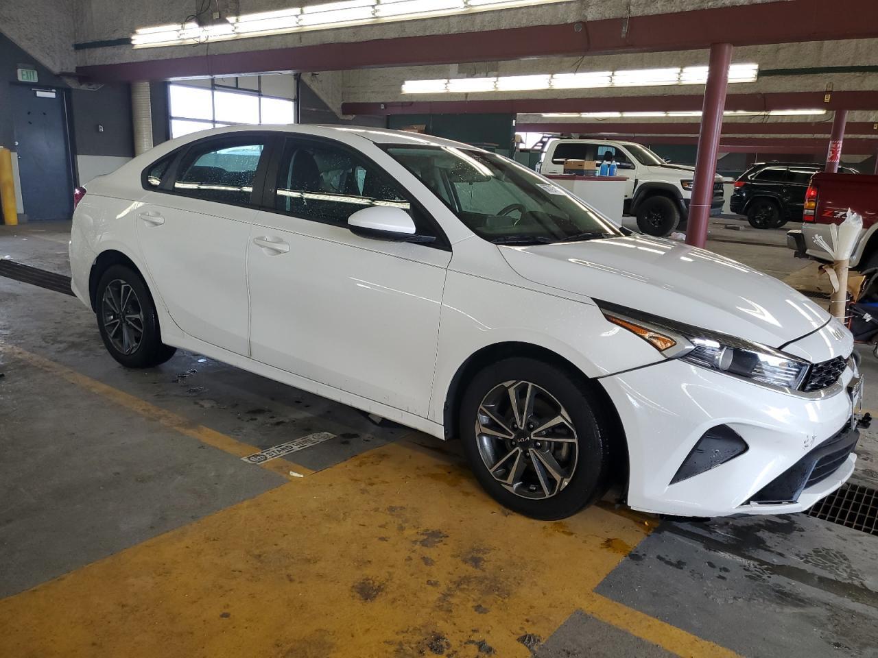 2023 Kia Forte Lx - Фото 4