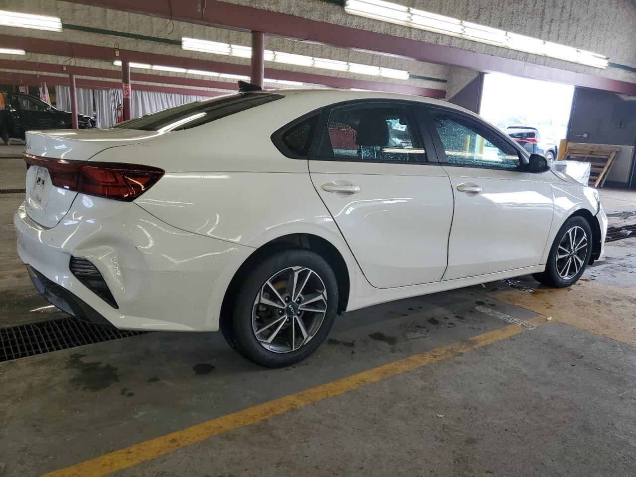 2023 Kia Forte Lx - Фото 3