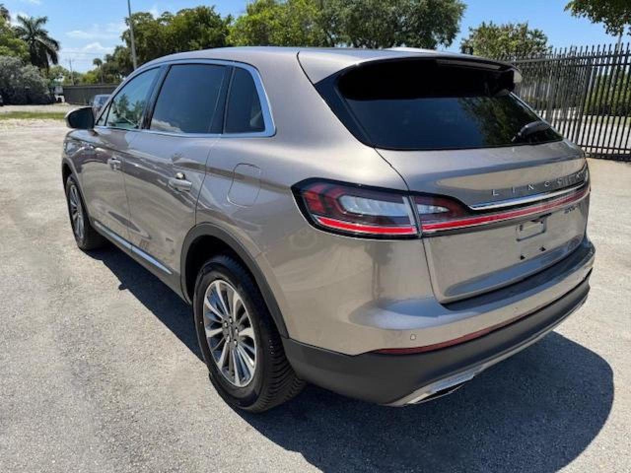 2020 Lincoln Nautilus - Фото 2
