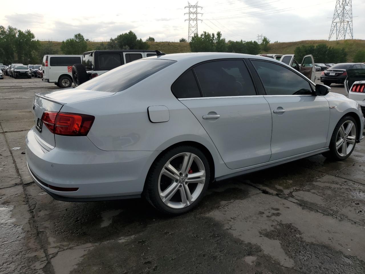 2017 Volkswagen Jetta Gli - Фото 3