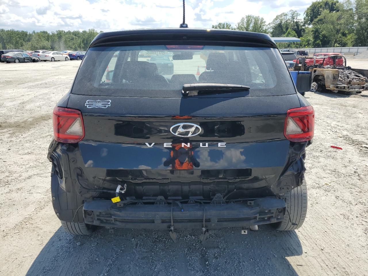 2023 Hyundai Venue Se - Image 6