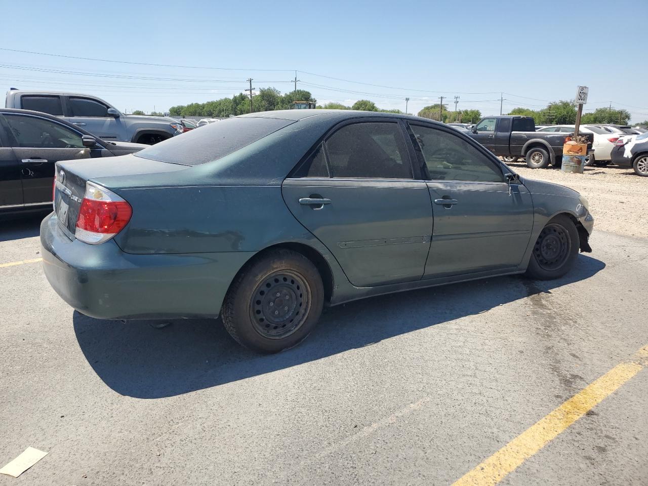 2005 Toyota Camry Le - Фото 3