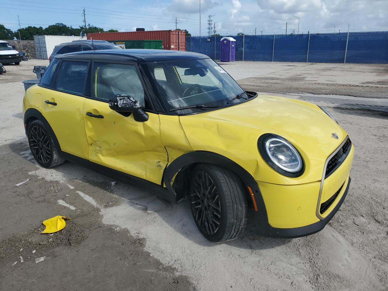 2025 Mini Cooper S - Фото 4