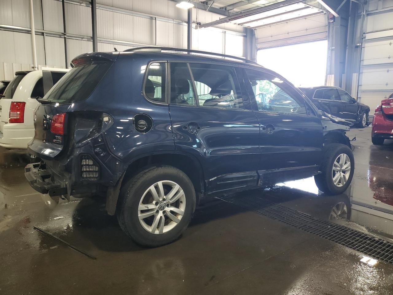 2016 Volkswagen Tiguan S - Фото 3