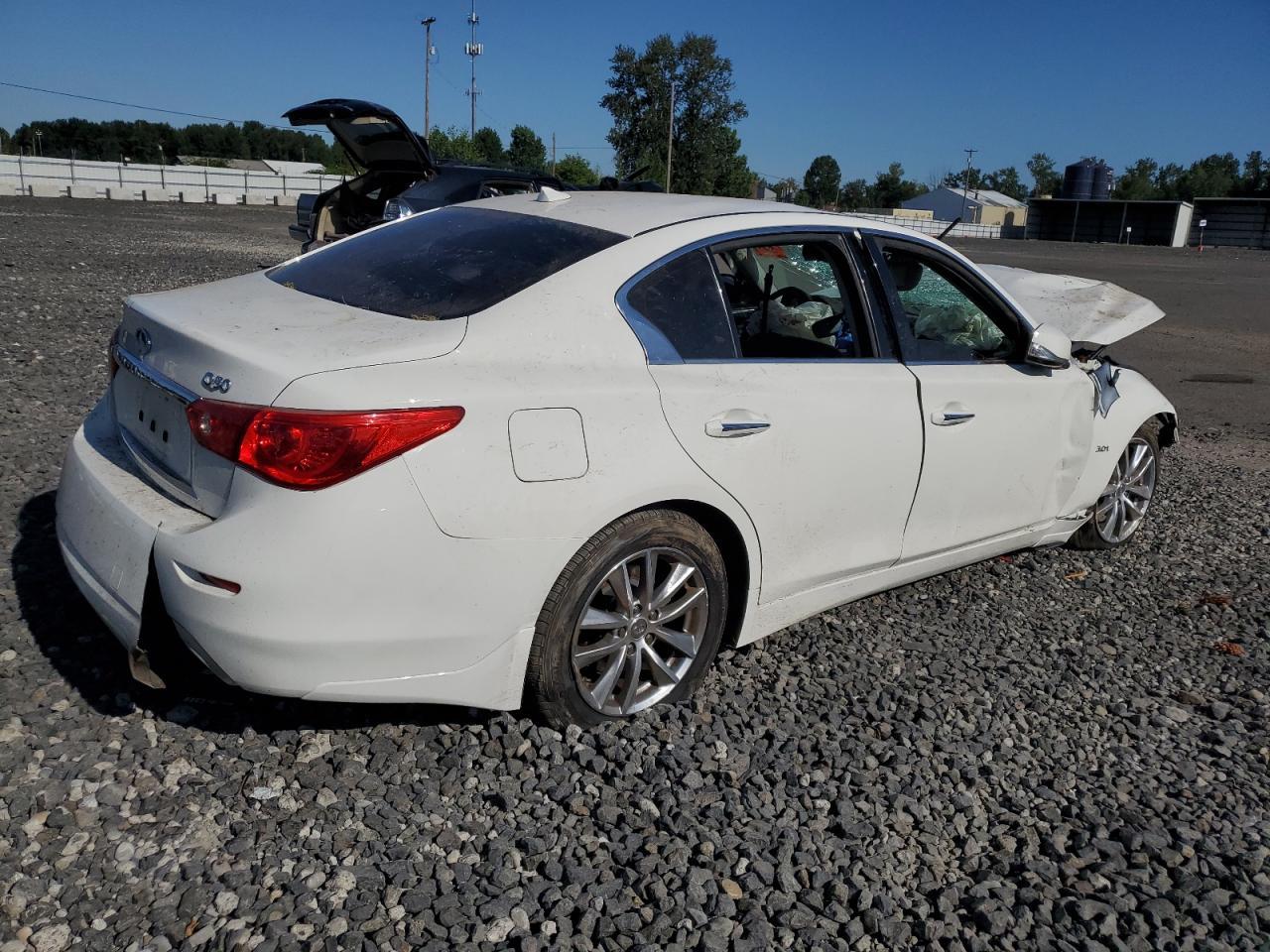 2017 Infiniti Q50 Premium - Image 3