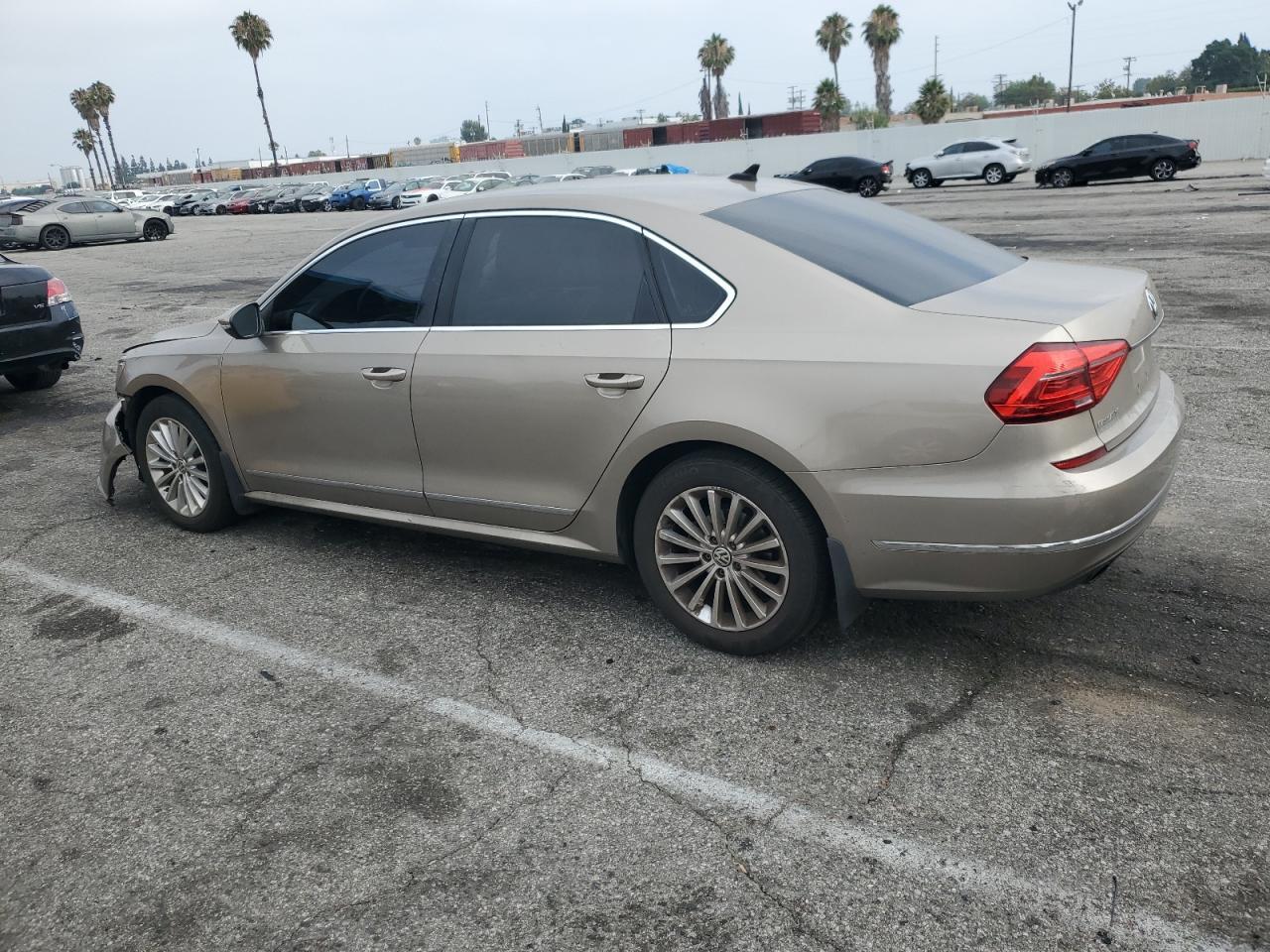 2016 Volkswagen Passat Se - Image 2