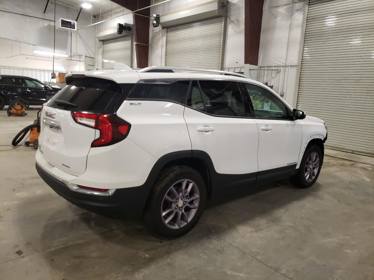 2023 GMC Terrain Slt - Image 3