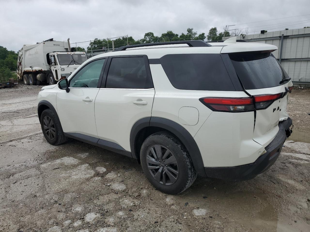 2023 Nissan Pathfinder Sv - Фото 2