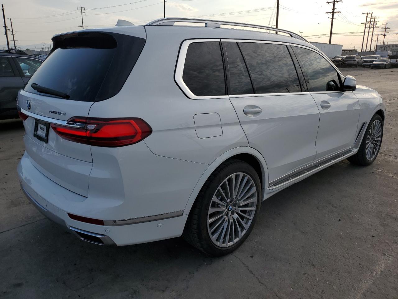 2019 BMW X7 xDrive50I - Фото 3