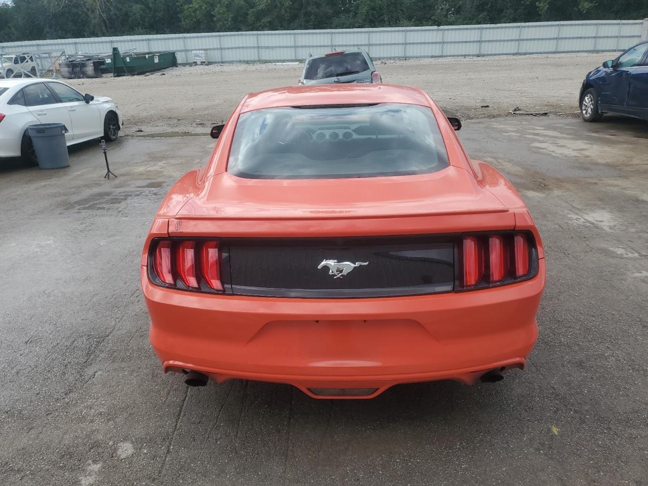 2015 Ford Mustang - Фото 6