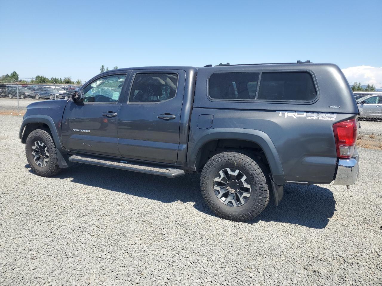 2016 Toyota Tacoma Double Cab - Image 2