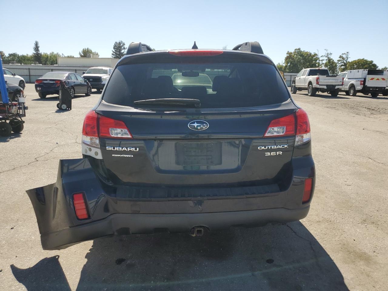 2013 Subaru Outback 3.6R Limited - Фото 6