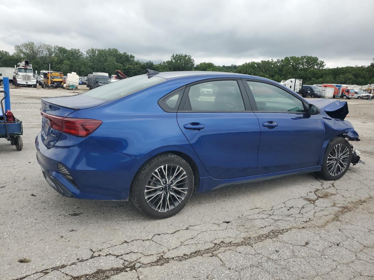 2024 Kia Forte Gt Line - Фото 3