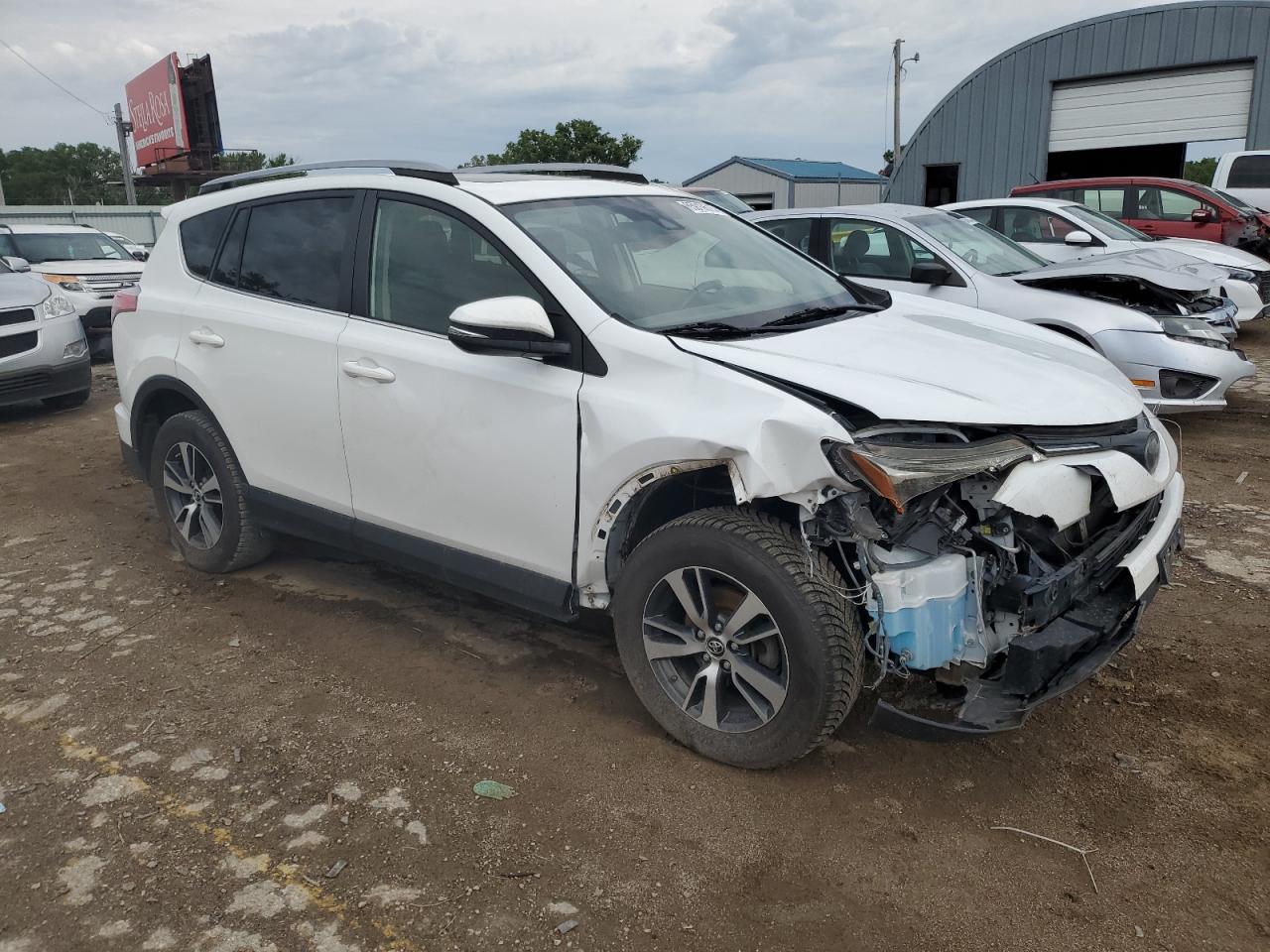 2017 Toyota Rav4 Xle - Фото 4