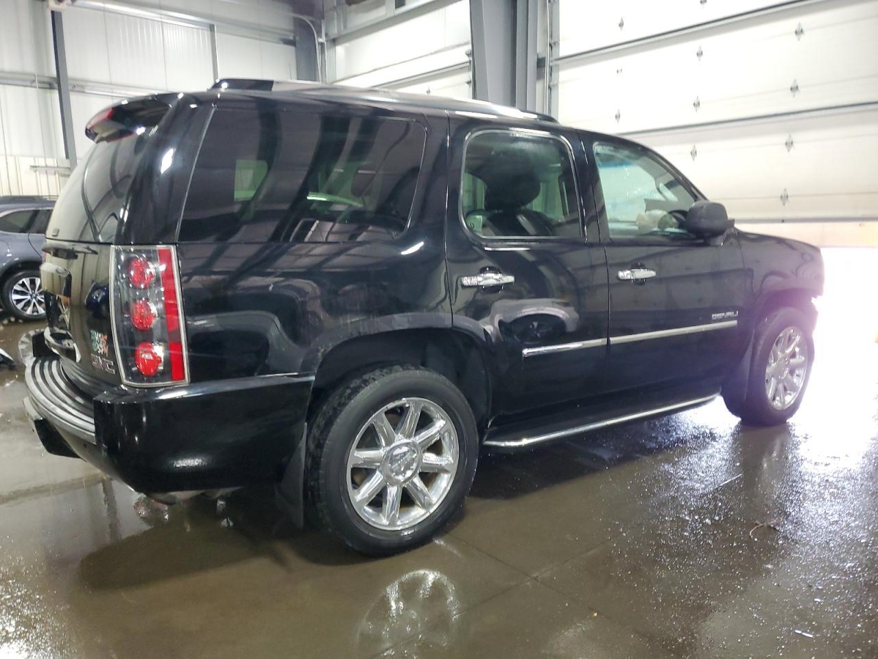 2010 GMC Yukon Denali - Фото 3