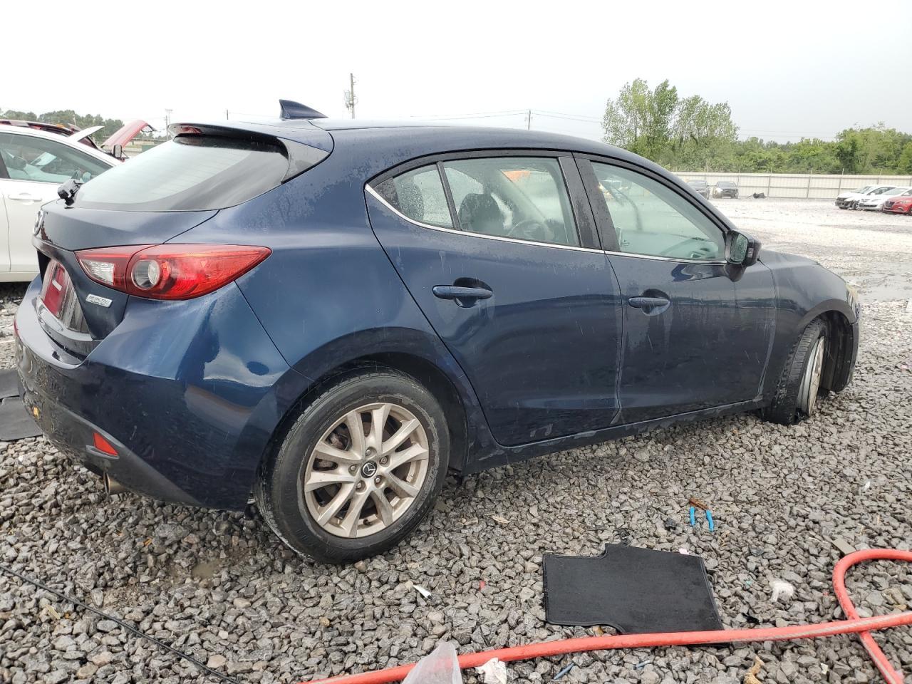 2016 Mazda 3 Touring - Image 3