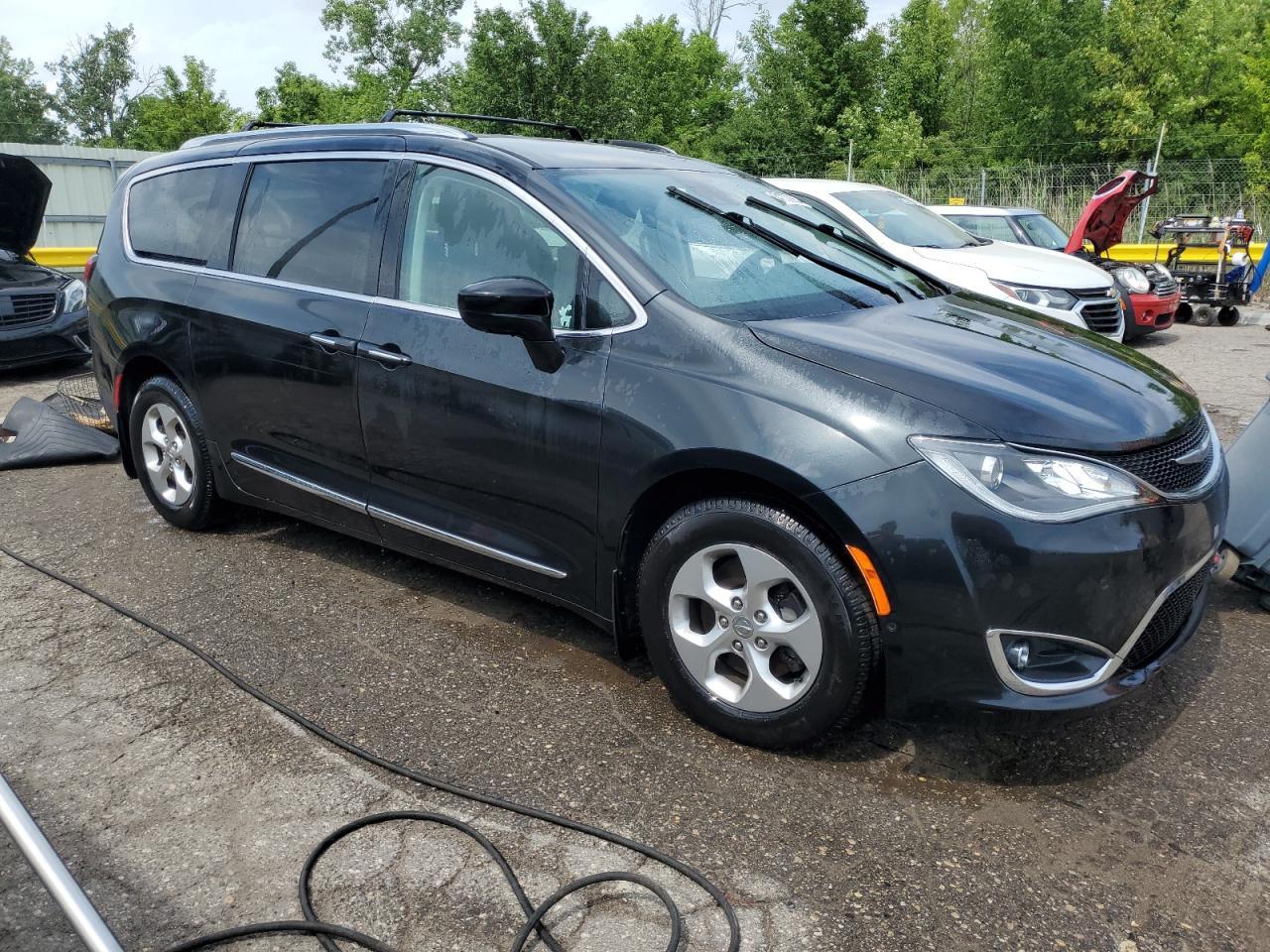2017 Chrysler Pacifica Touring L Plus - Image 4