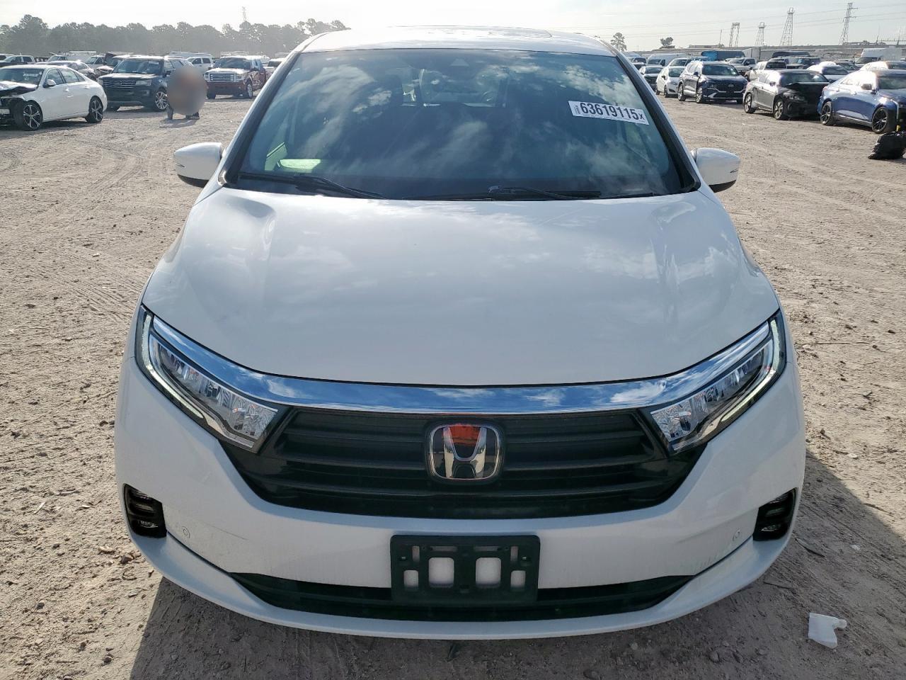 2022 Honda Odyssey Touring - Image 5