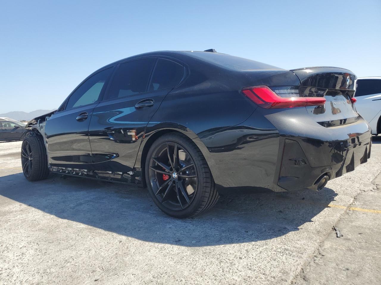 2024 BMW 330I - Фото 2