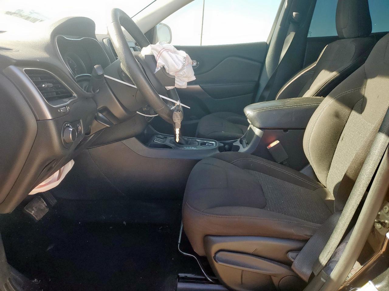 2020 Jeep Cherokee Latitude - Фото 7