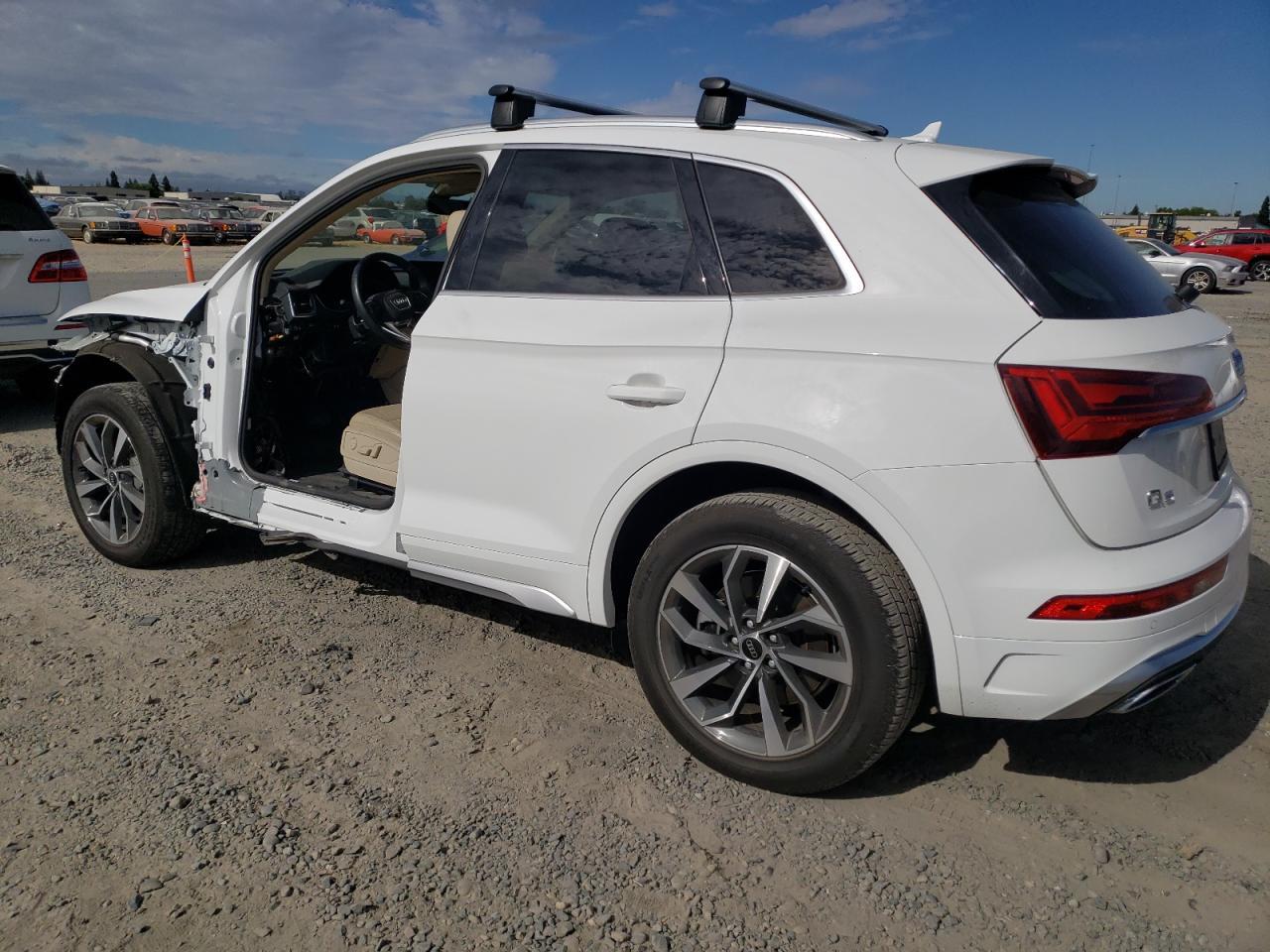 2022 Audi Q5 Premium Plus 45 - Фото 2