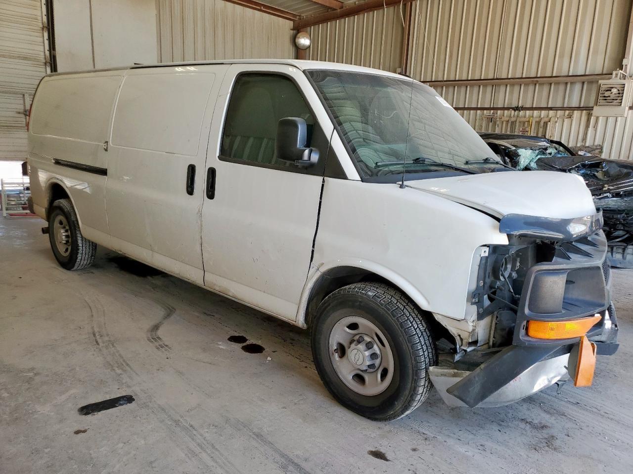 2015 Chevrolet Express G3500 - Image 4