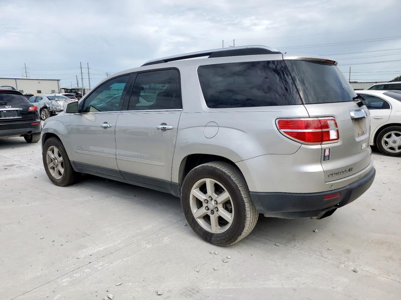 2007 Saturn Outlook Special - Image 2