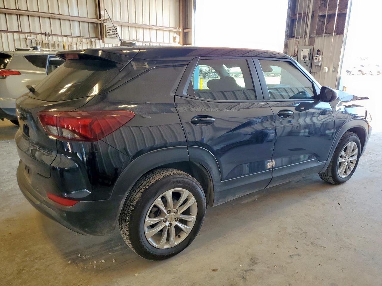 2021 Chevrolet Trailblazer Ls - Image 3